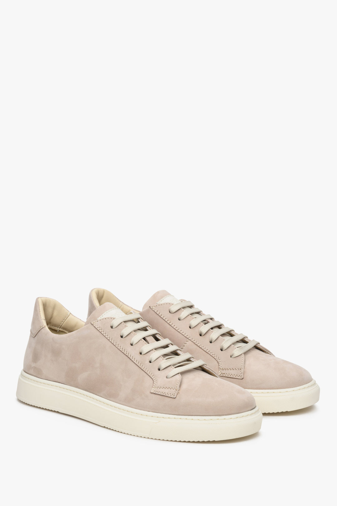 Men's Estro nubuck sneakers in beige - presentation of the top of the shoe and the side seam.