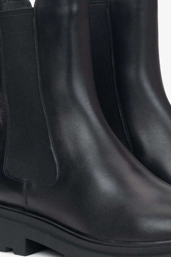 Women's chelsea boots Estro - front view of the model.