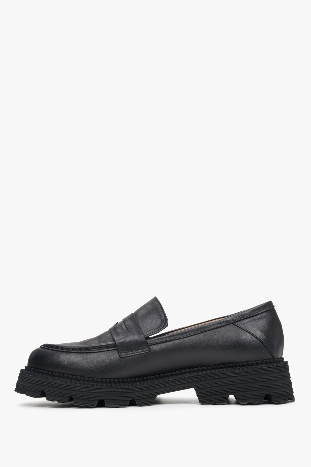 Women's black moccasins by Estro - shoe profile.