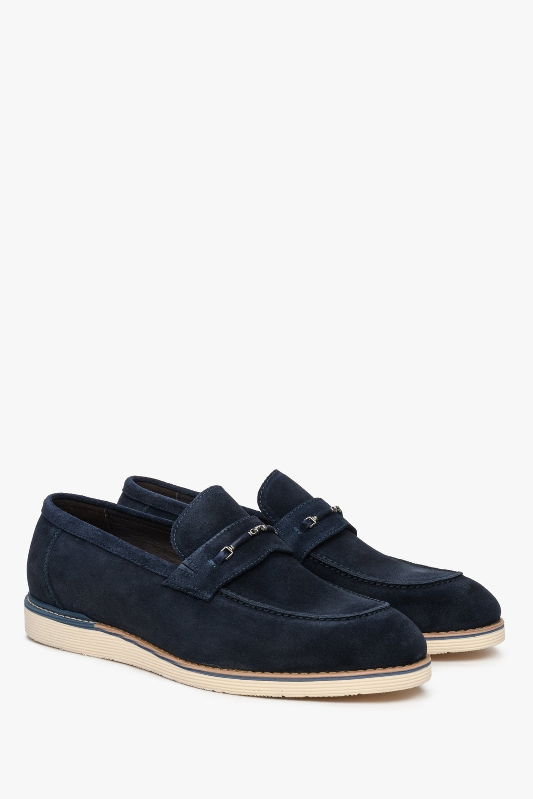 Men's navy blue velour loafers - presentation of the toe and side seam of the shoes.