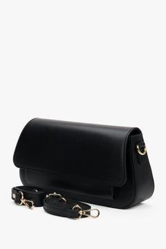 Handy women's crossbody bag estro – made of premium black leather.