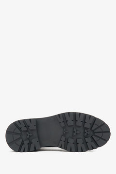 Women's black leather ankle boots by Estro - close-up of the sole.