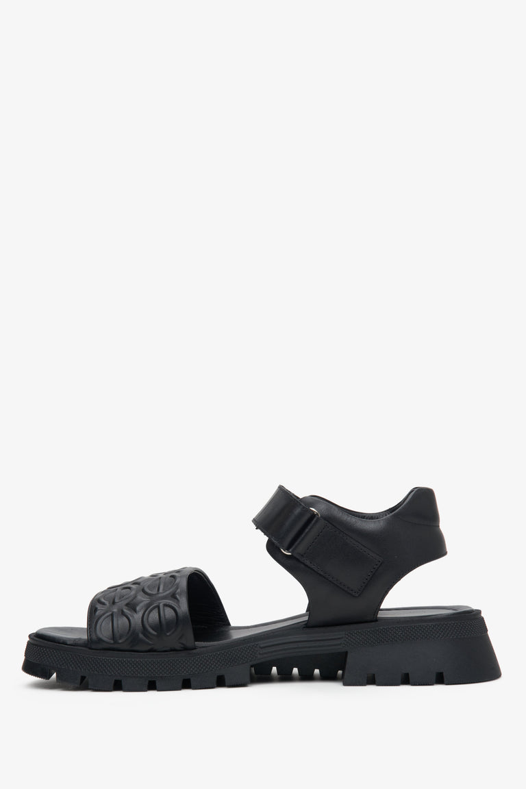 Women's black sandals with hook-and-loop fastener Estro.