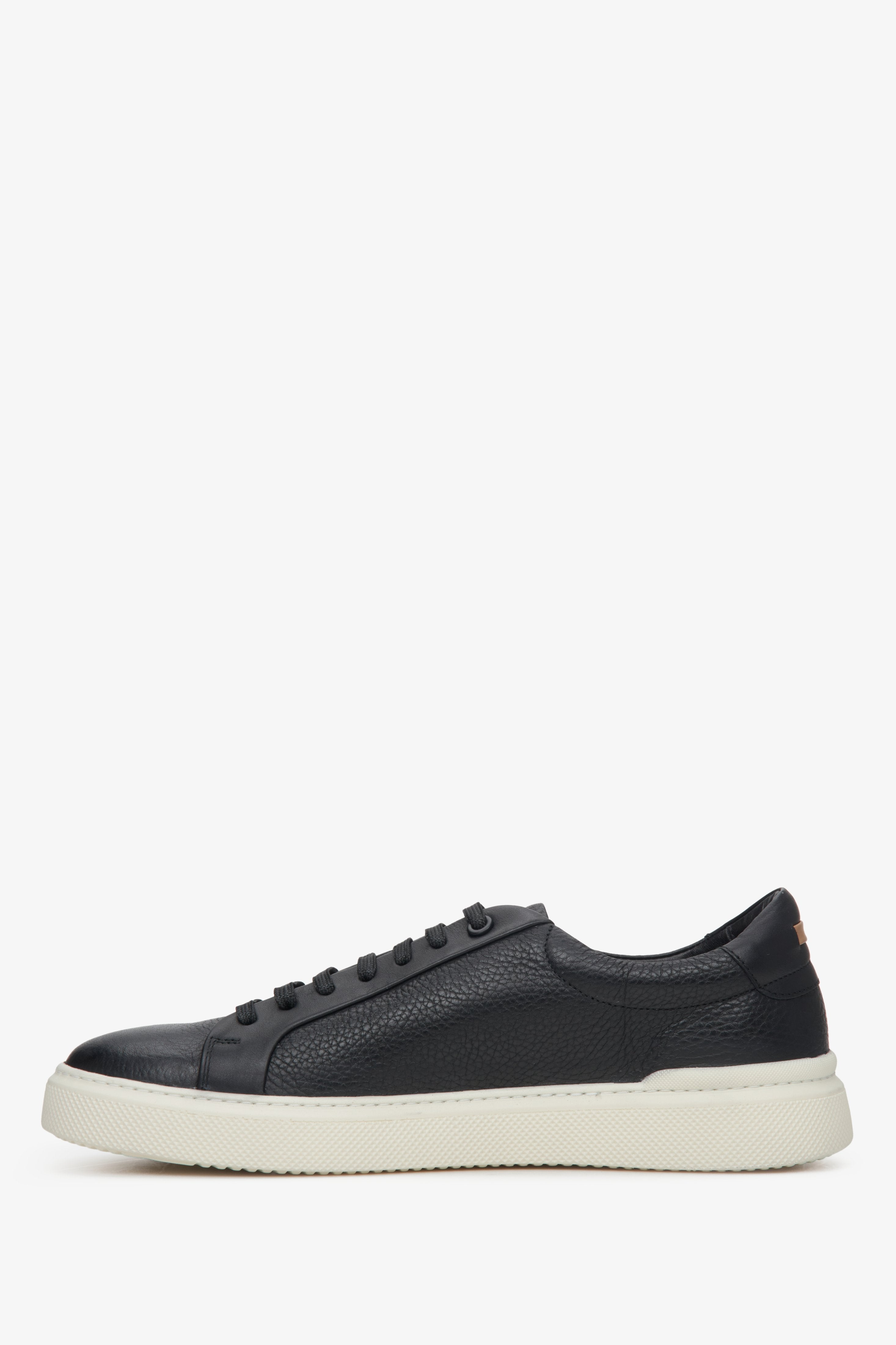 Men's black Estro sneakers made of natural leather with white sole - shoe side.