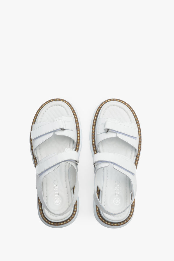 Women's sandals in white in natural leather Estro - presentation of the model from above.