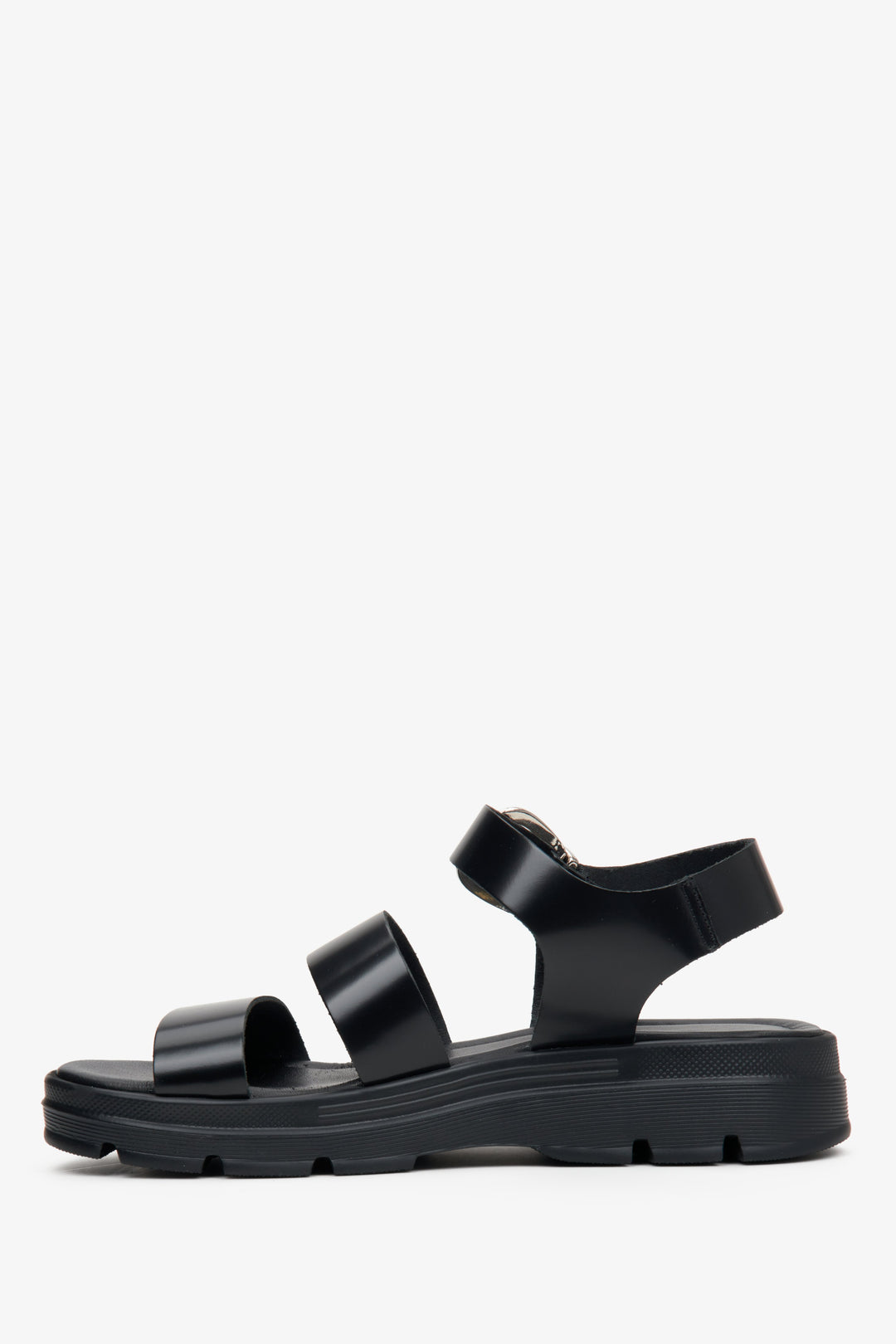 Estro women's thick strappy sandals on a natural leather platform, black.
