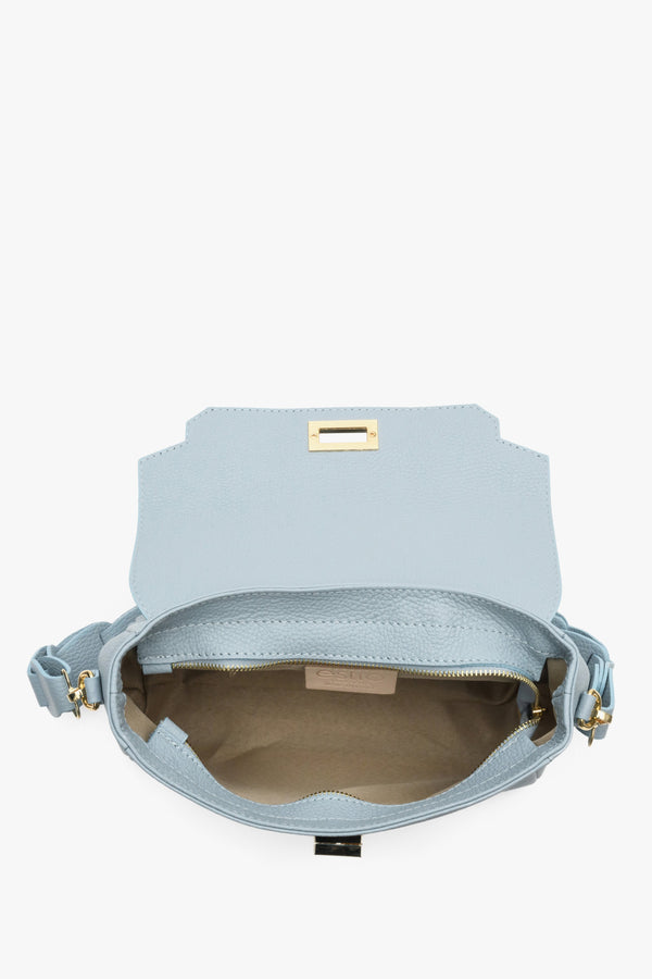 Women's light blue shoulder bag made of Italian leather - lining.