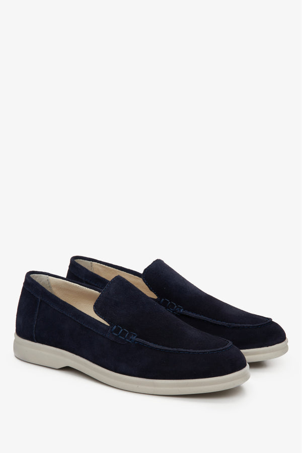 Women's suede loafers in navy blue Estro - presentation of the sideline and white sole.