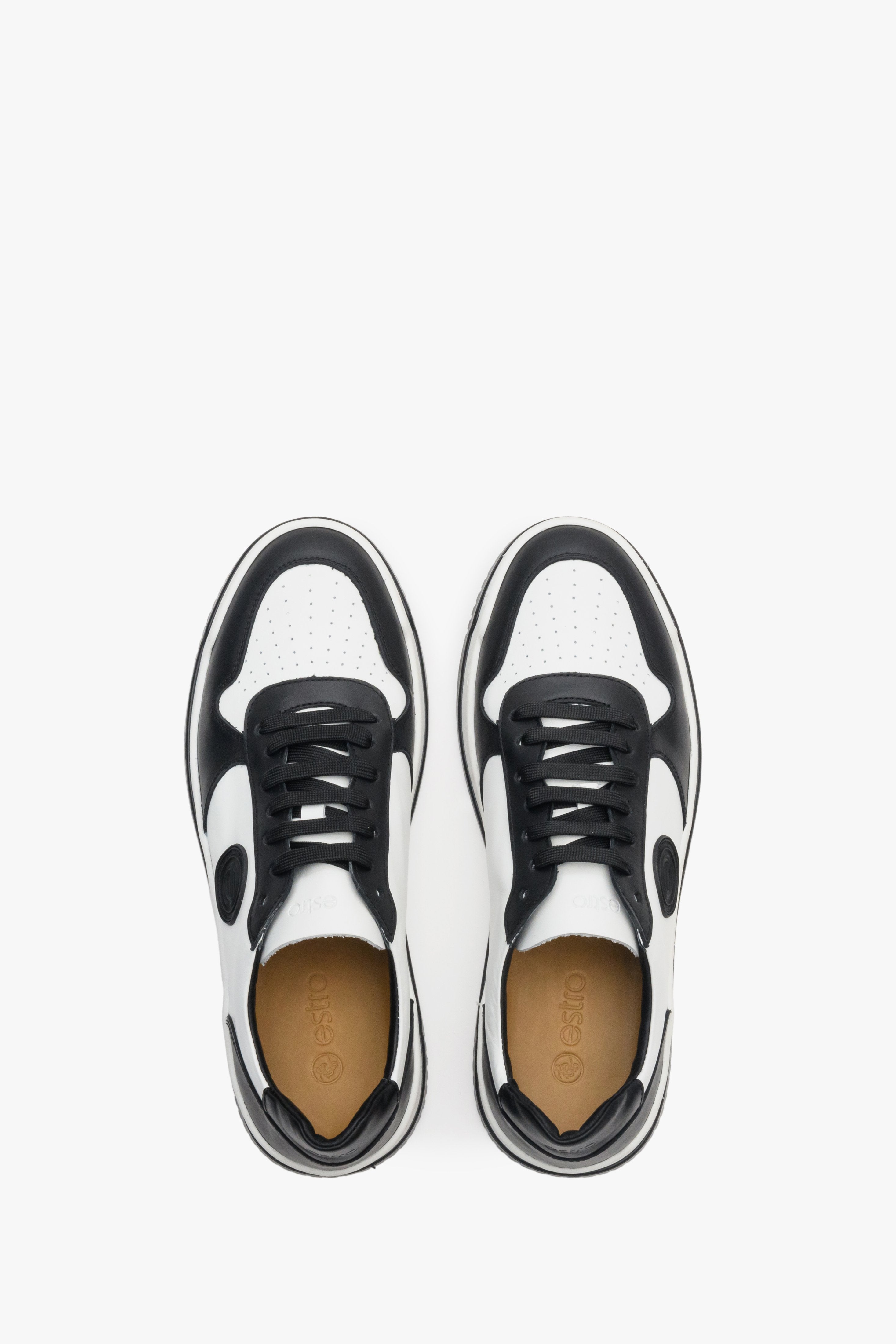 Men's black and white leather Estro sneakers for spring - presentation of the model from above.