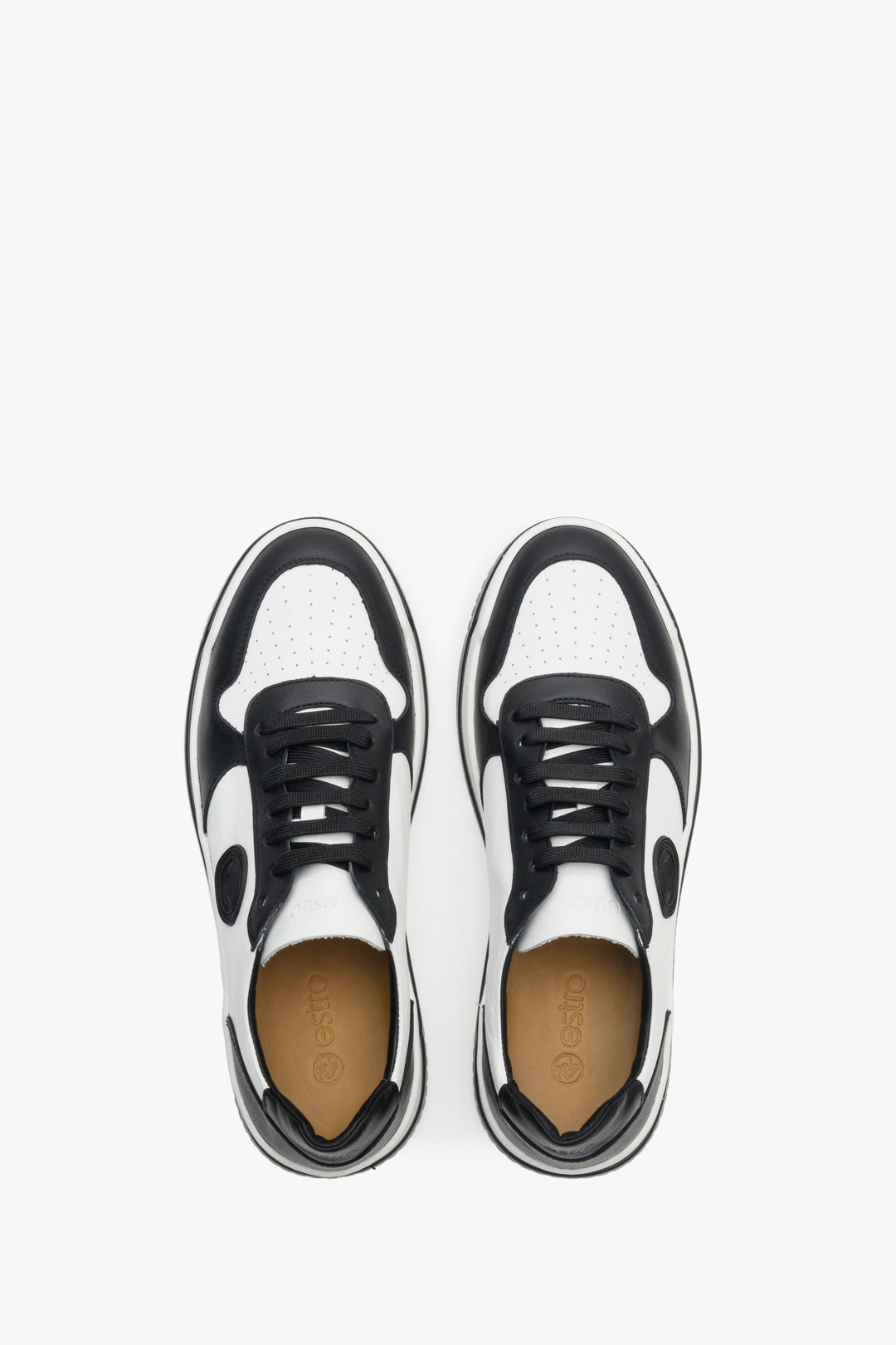 Men's black and white leather Estro sneakers for spring - presentation of the model from above.
