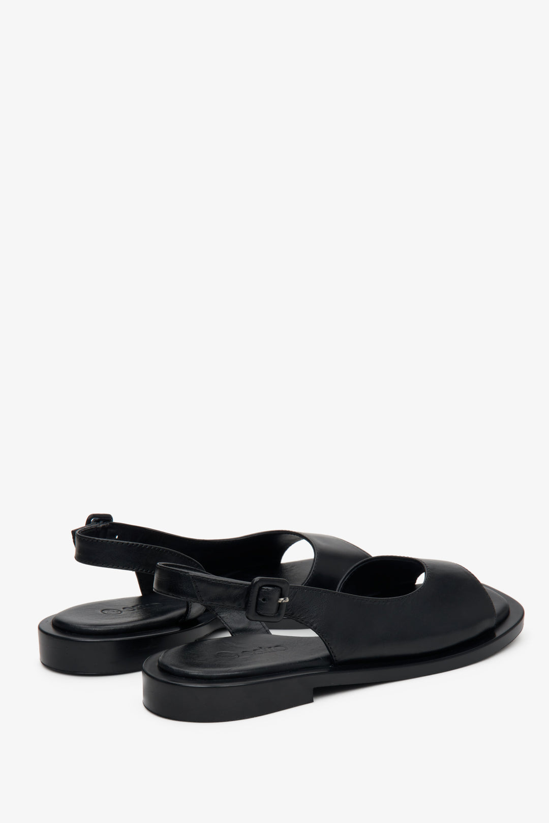 Women's black leather Estro sandals - presentation of the back of the footwear.