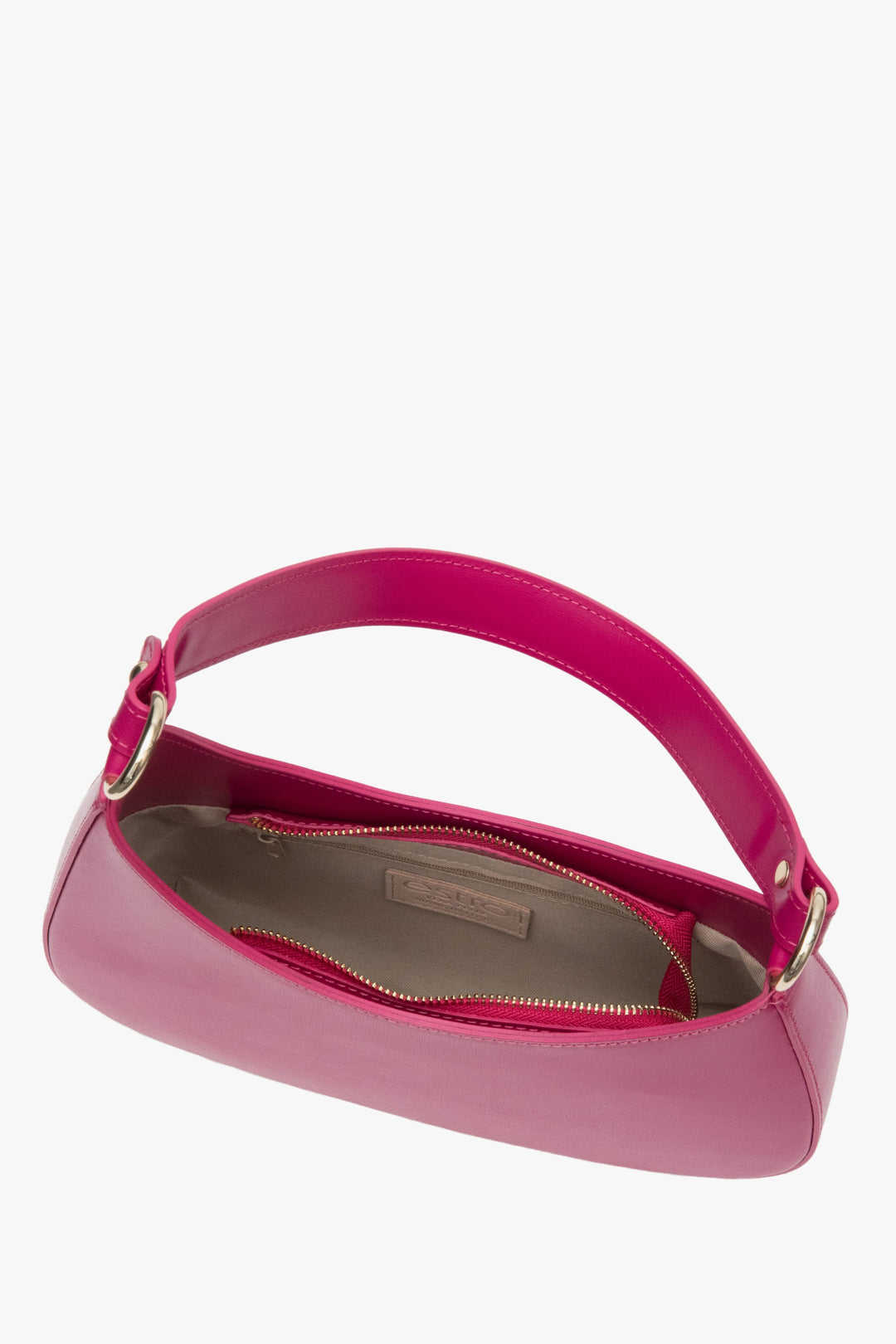 Women's shoulder bag in pink in Italian natural leather - close-up of the interior of the model.
