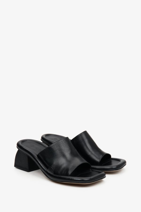 Estro black women's mules made of Italian natural leather.