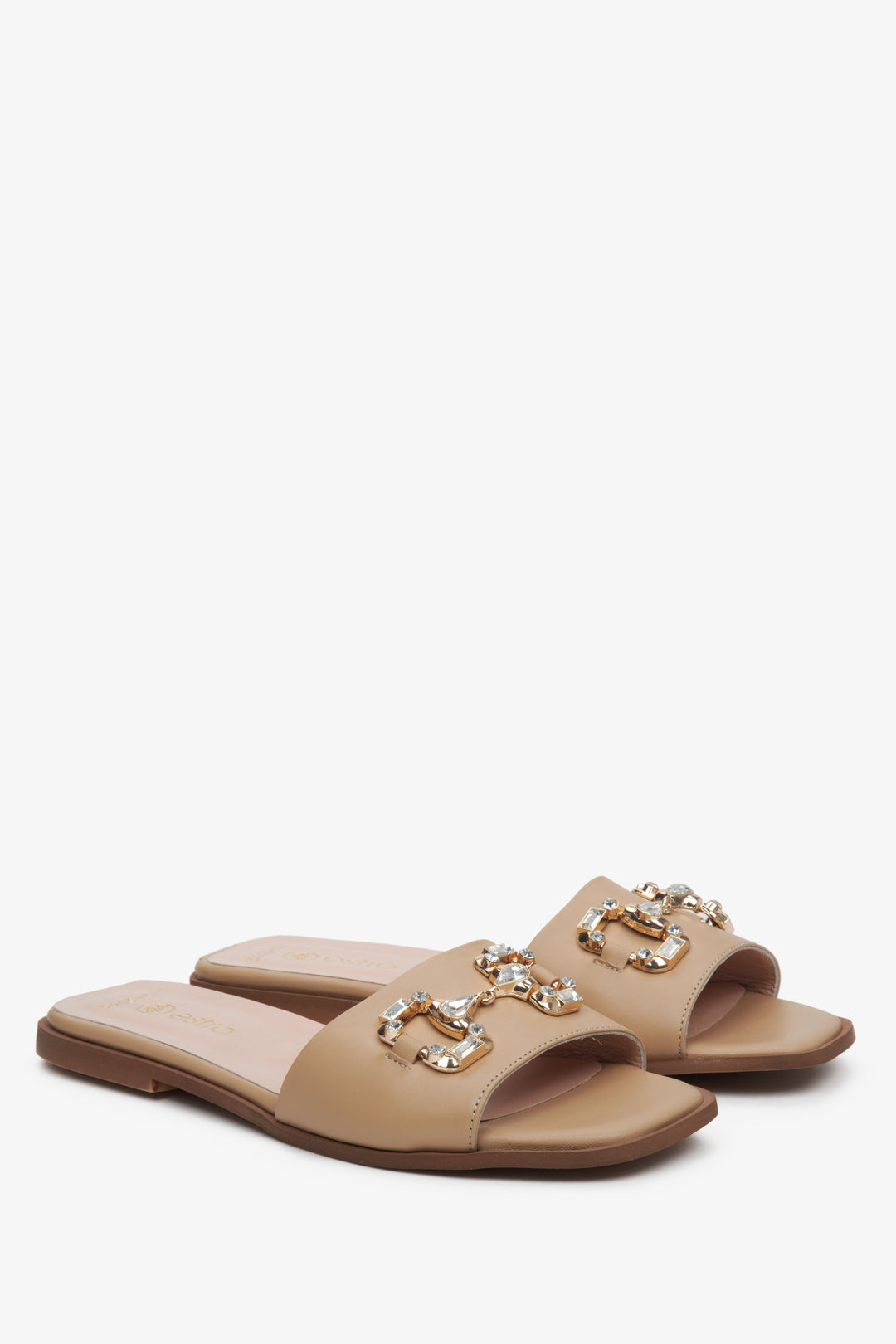 Women's slide sandals in beige with gold appliqué in Estro natural leather.
