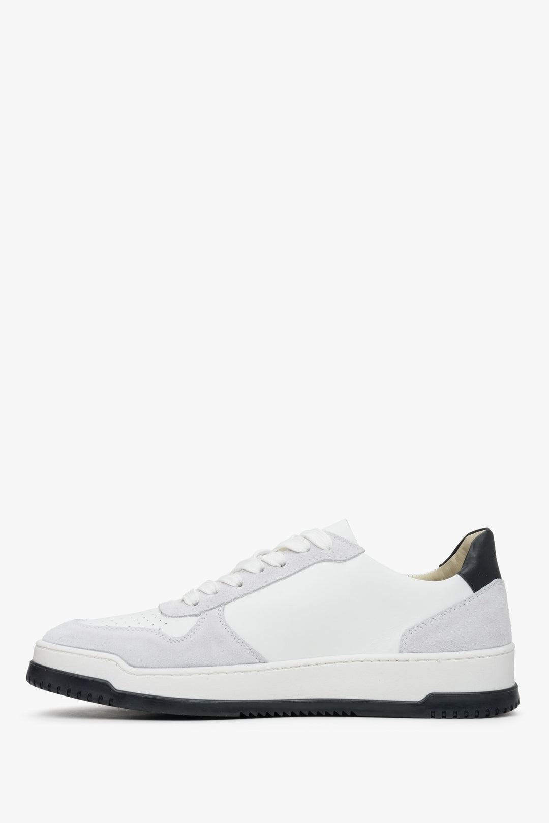 Men's white and grey suede and natural leather Estro sneakers - spring shoe profile.