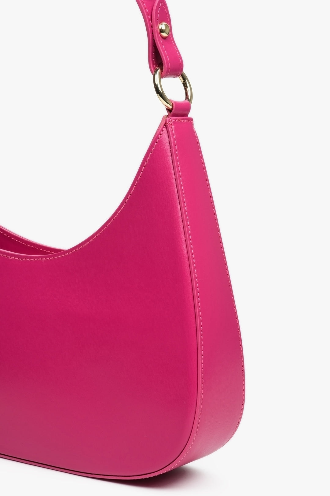 Women's Italian natural leather shoulder bag in pink.