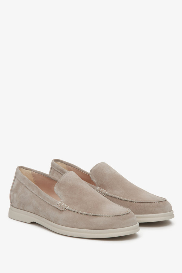 Beige spring loafers for men made of natural velvet Estro.