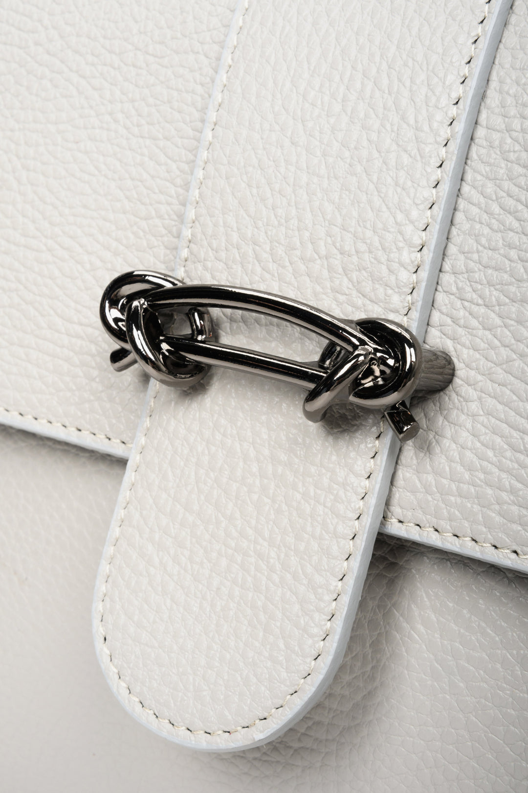 Grey Estro women's handbag made of natural leather - a silver buckle.