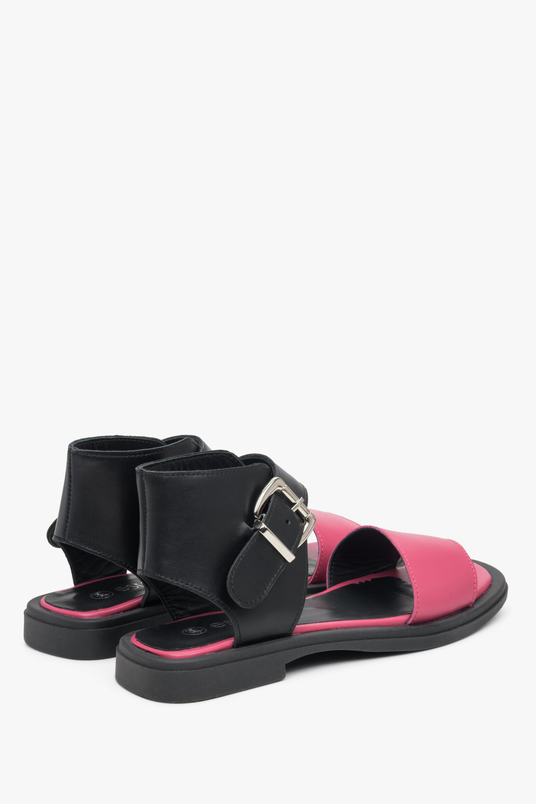 Women's leather sandals in pink and black Estro: presentation of the heel line and the side of the shoe.