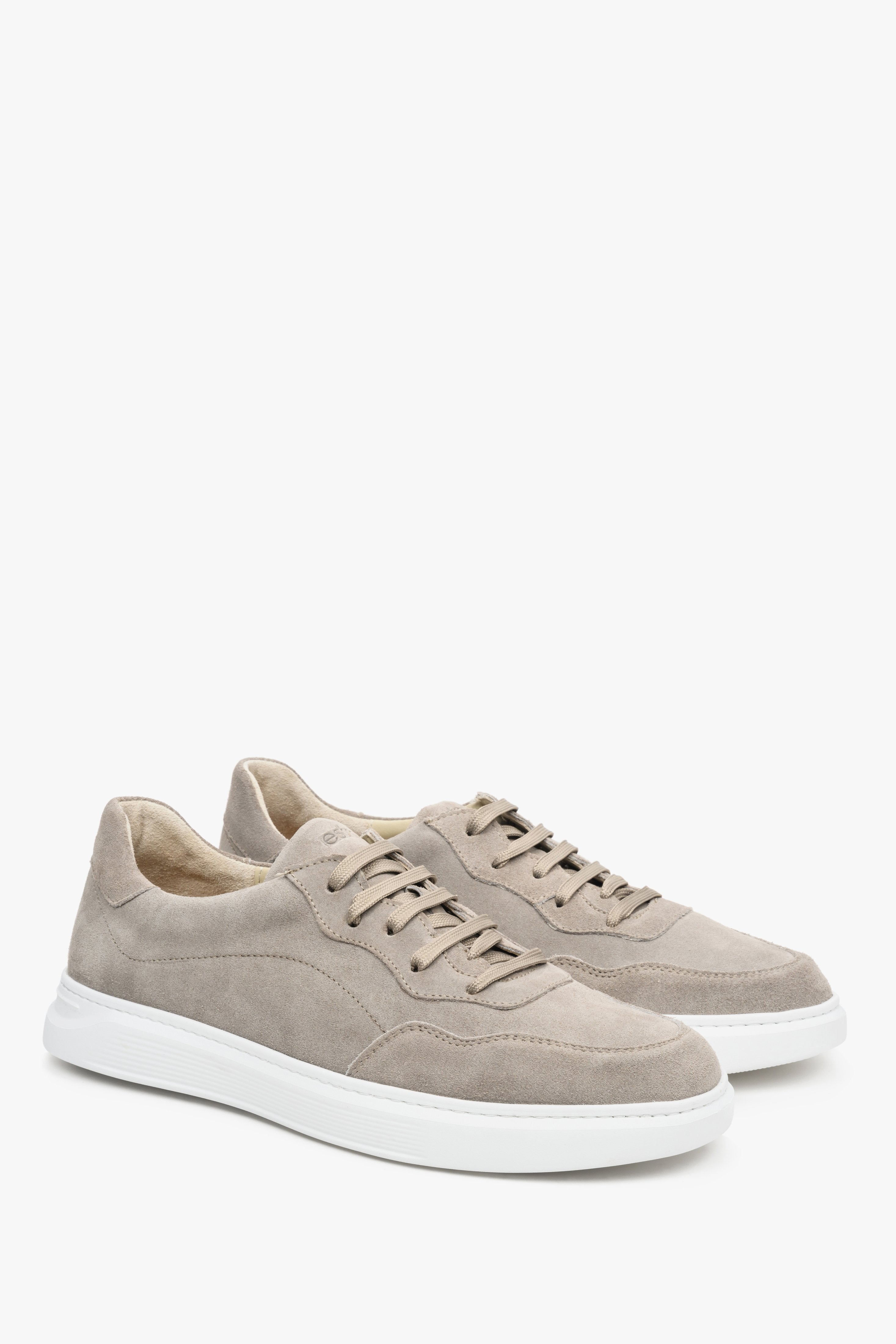 Lace-up men's Estro sneakers in natural velour in sand beige.