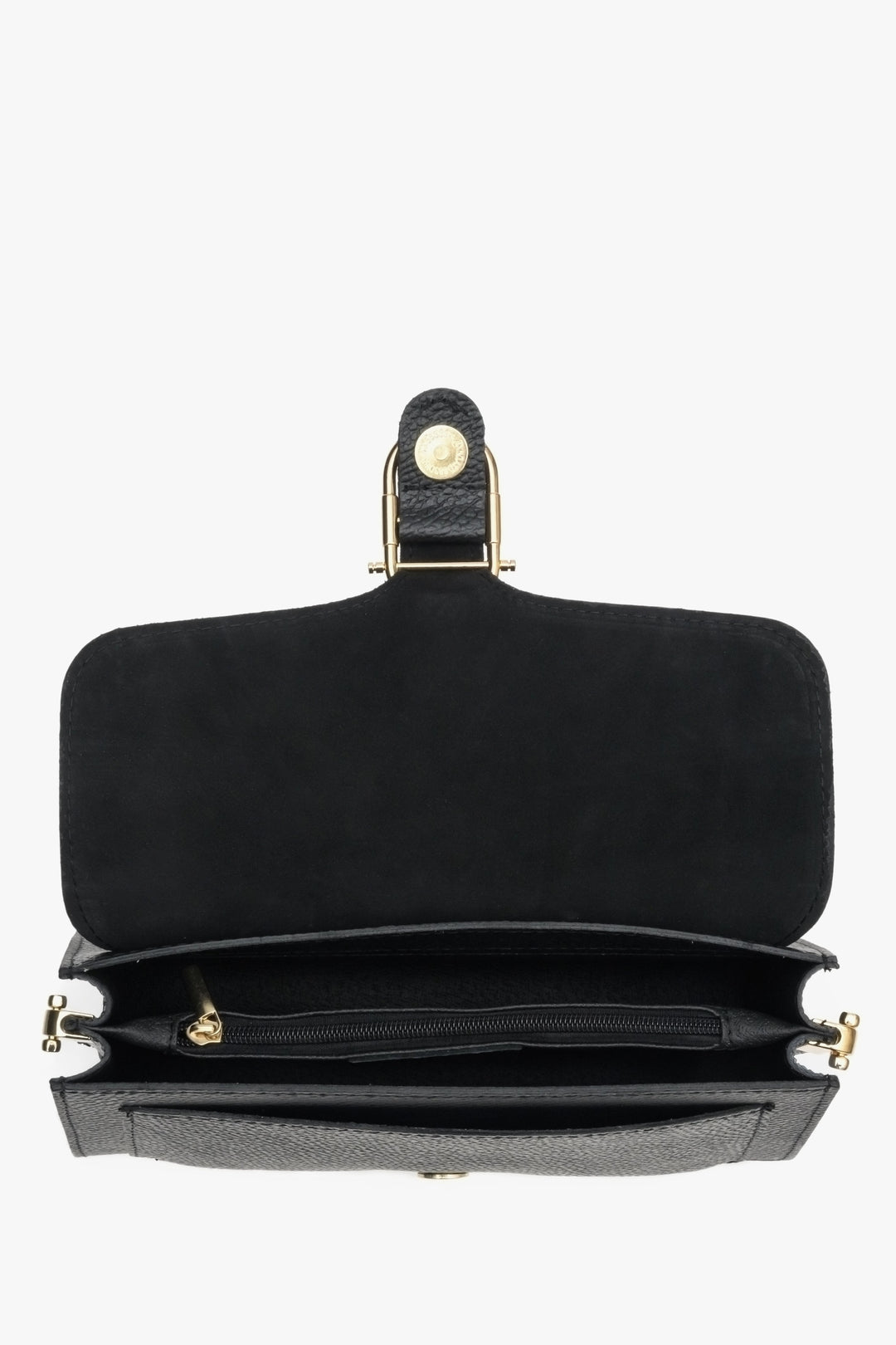 Women's small leather handbag in black color - presentation of the lining of the bag.