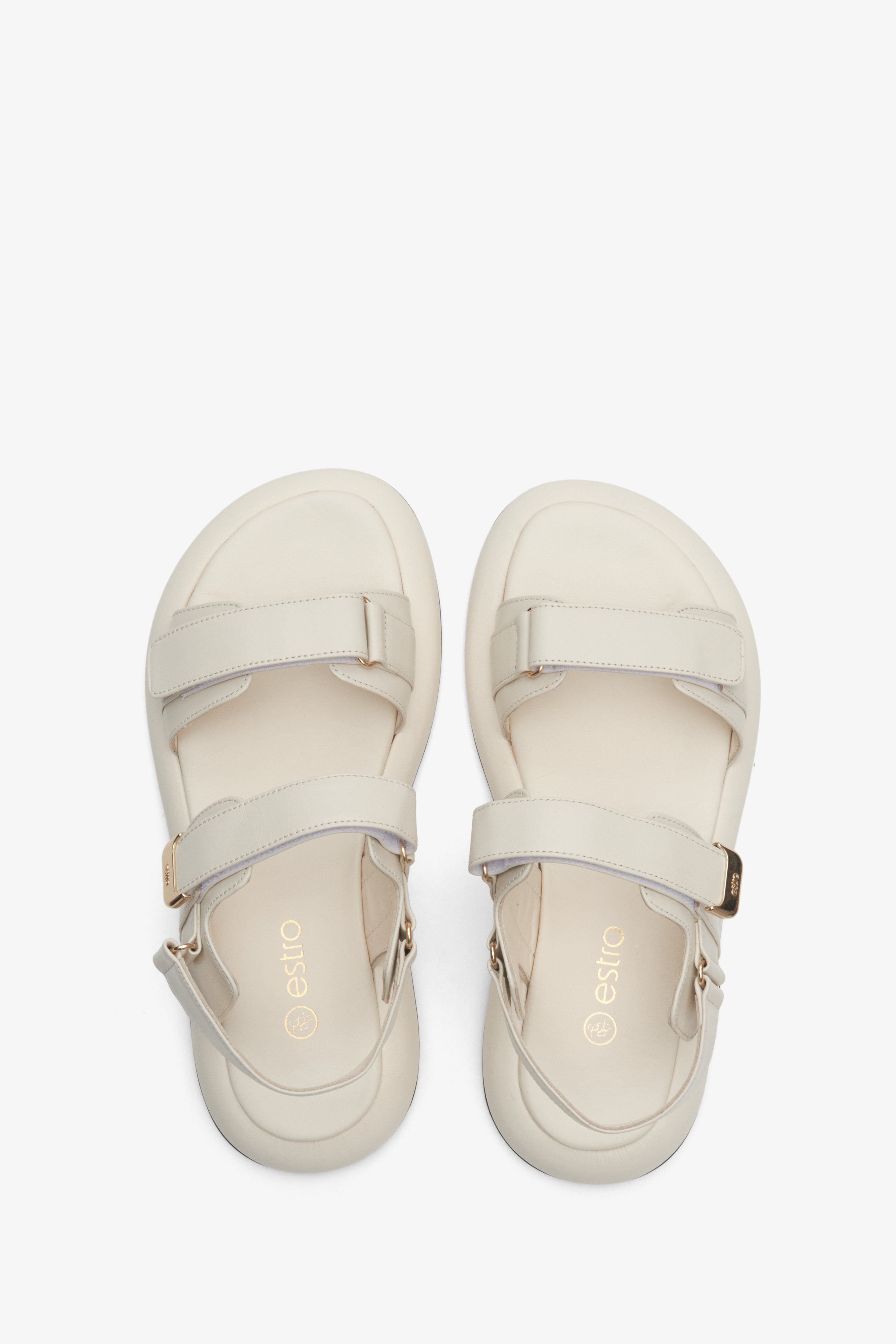 Light beige women's sandals by Estro made of Italian natural leather - presentation of the model from above.