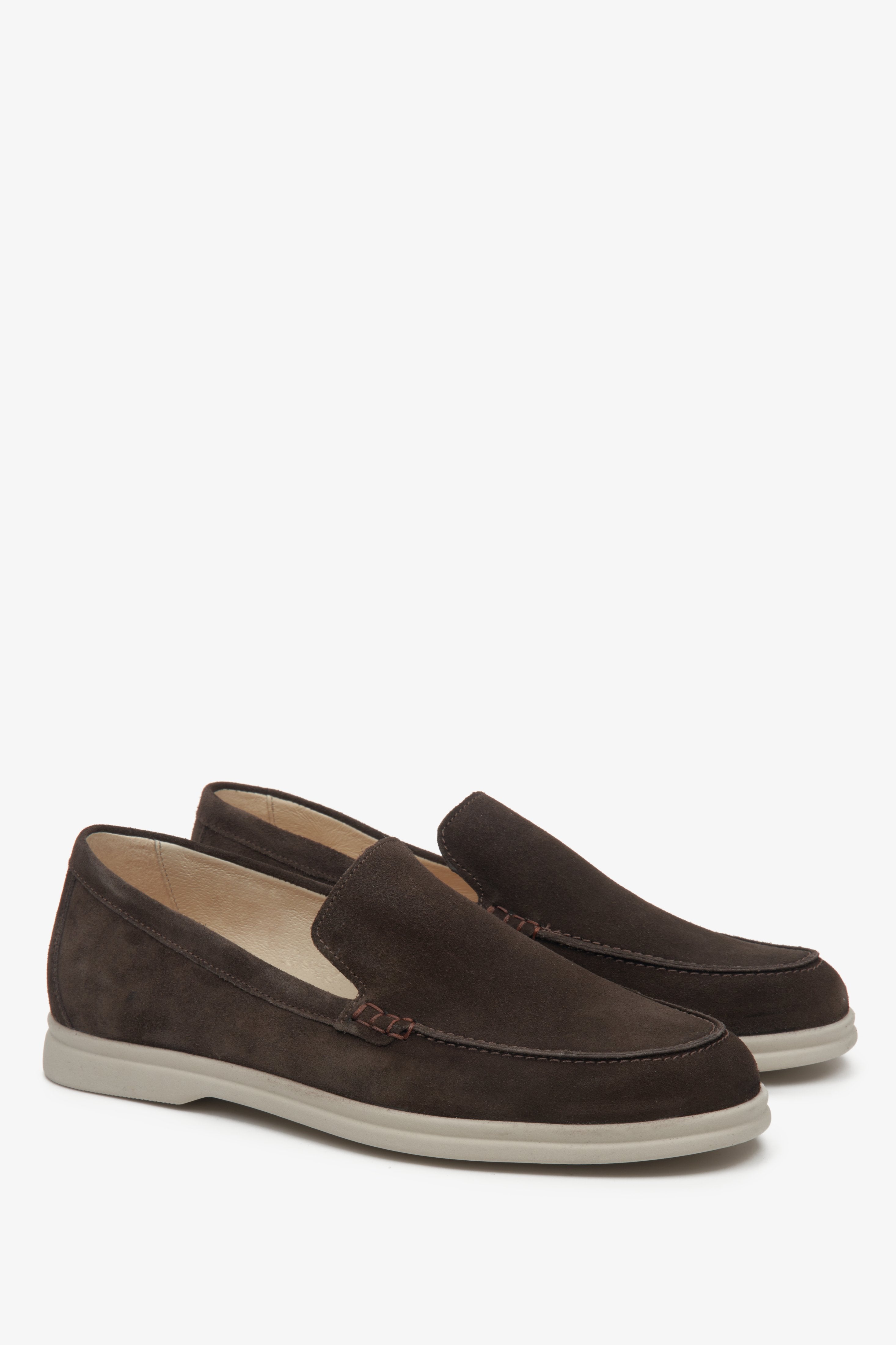 Saddle brown spring loafers for men made of natural velvet Estro.