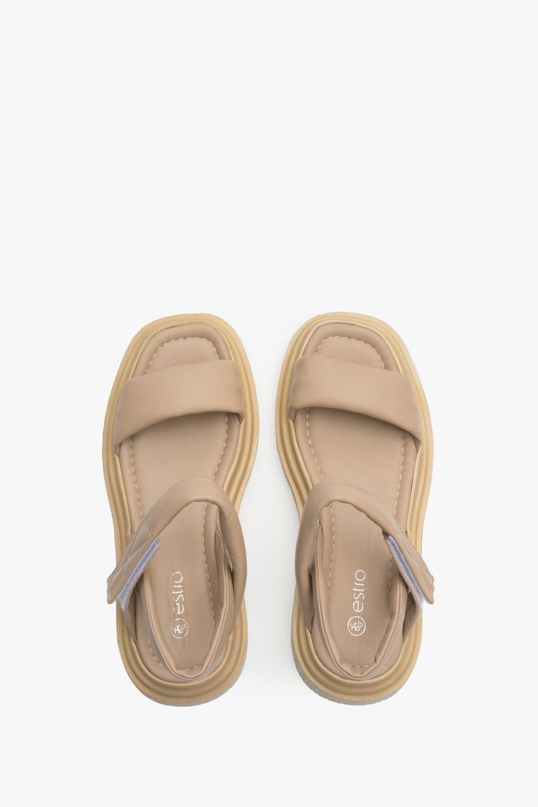 Leather, lightweight Estro women's sand beige sandals with hook-and-loop fastening - presentation of footwear from above.