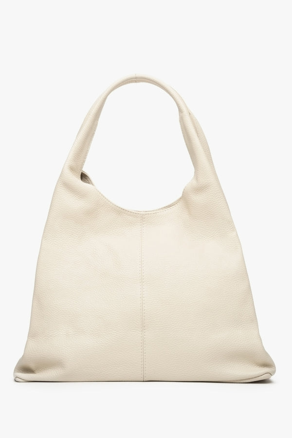 Women's shopper bag made of Italian leather in light beige colour.