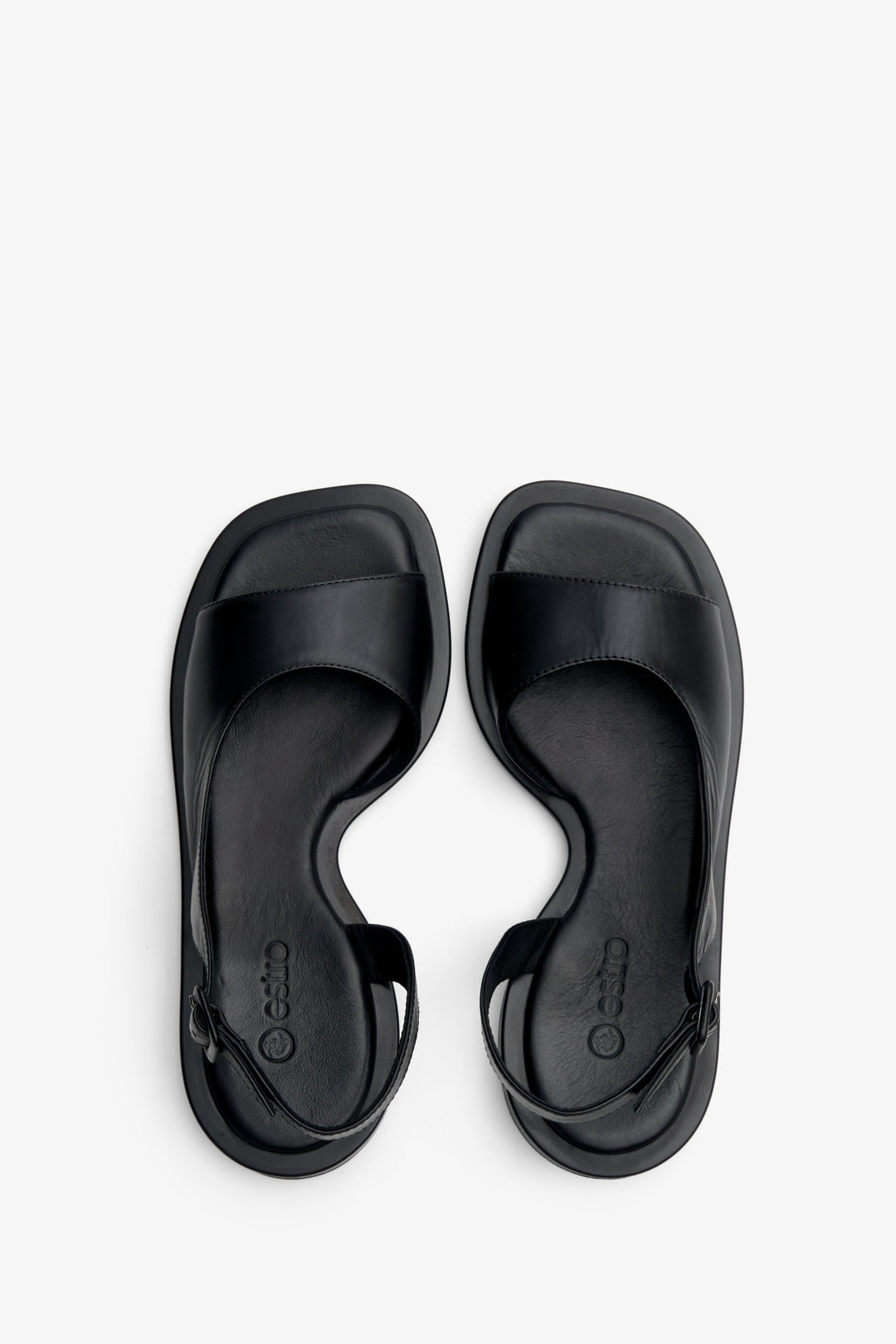 Women's sandals in black in natural leather Estro - presentation of the model from above.