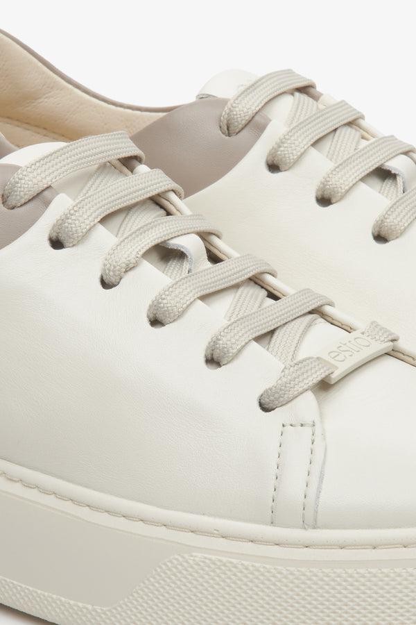 Estro women's leather sneakers for spring - a close-up of the lacing system.