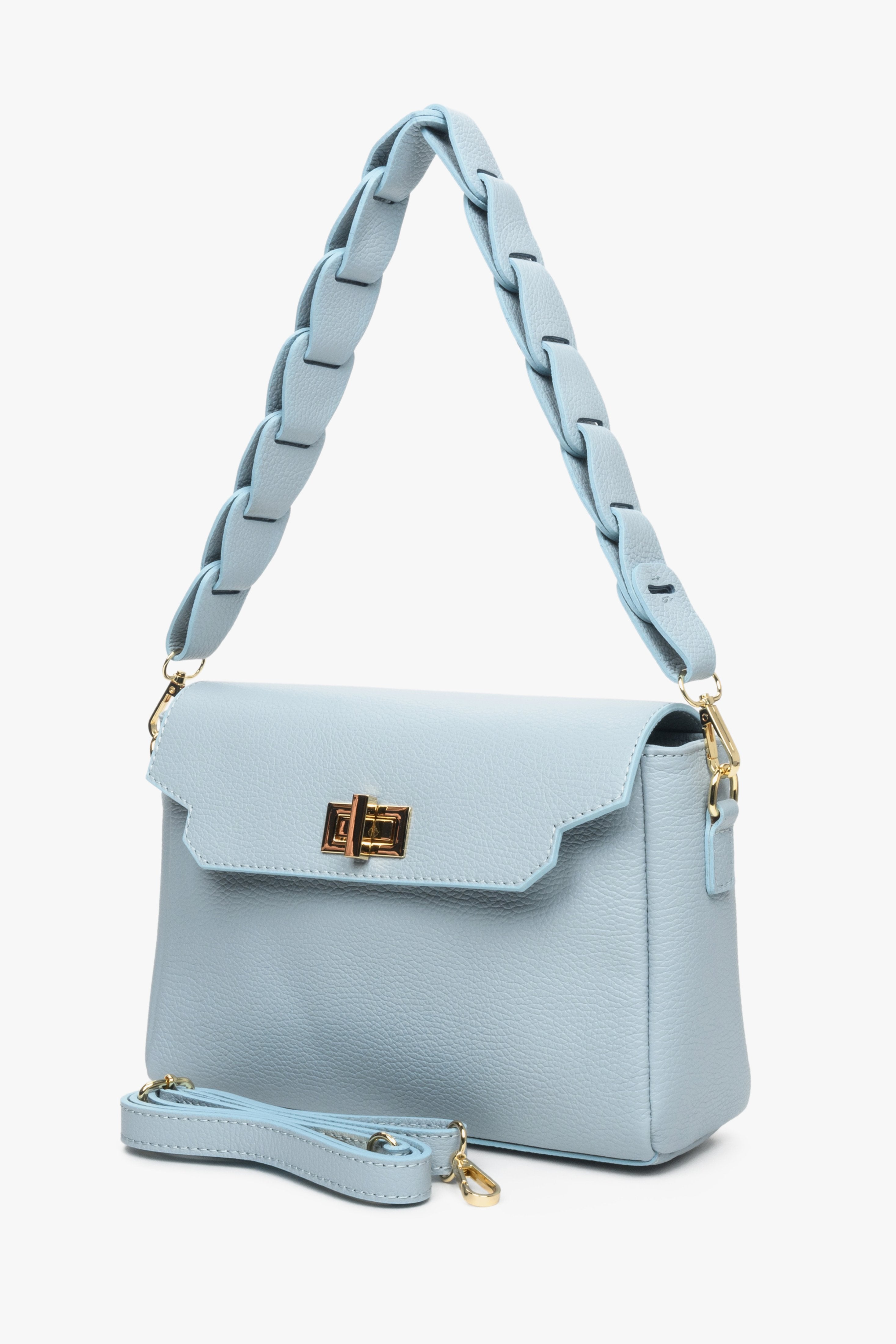 Women's light blue shoulder bag by Estro - presentation of a model with two straps.