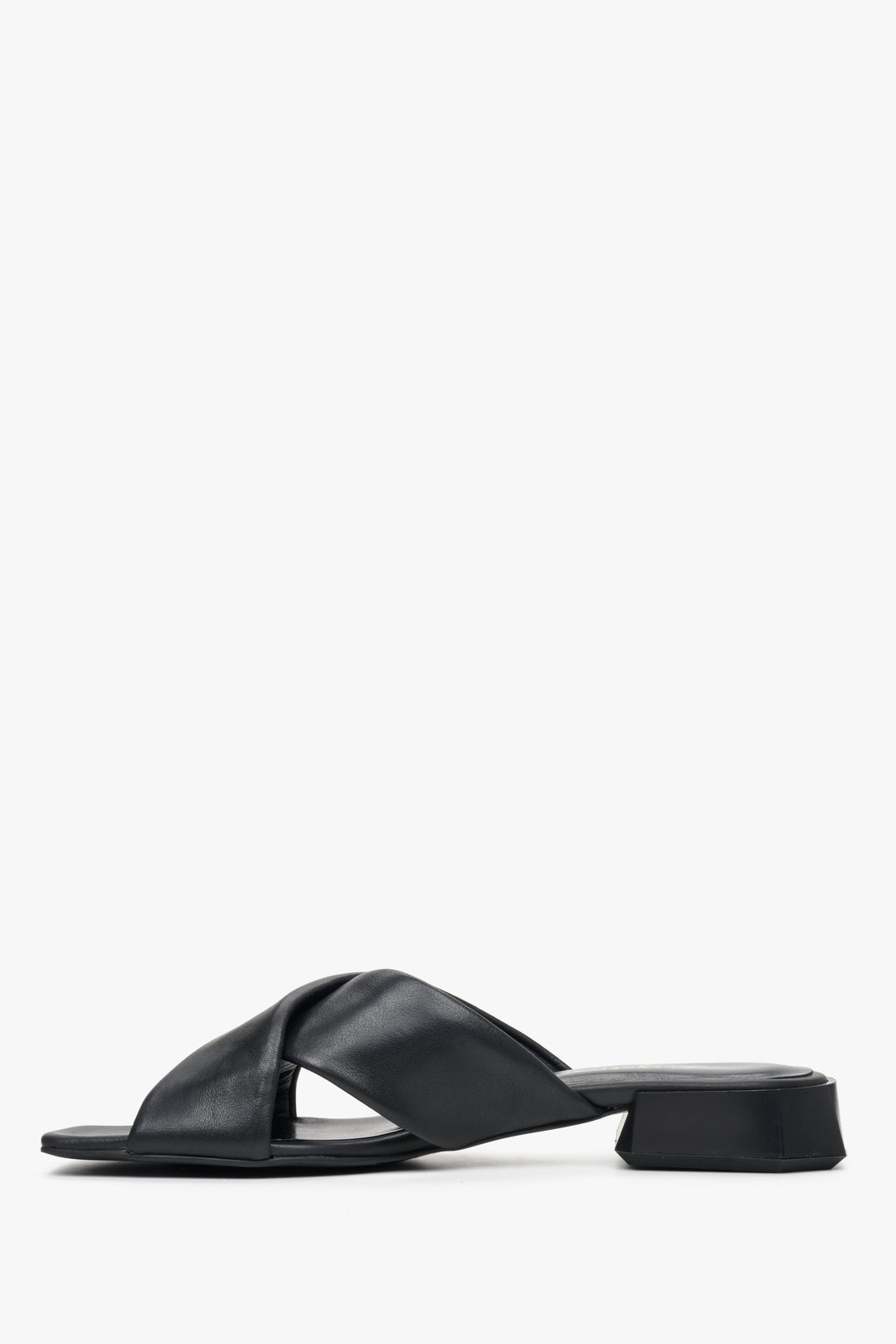 Women's cross-strap mules in black of Estro brand made of natural, Italian leather.