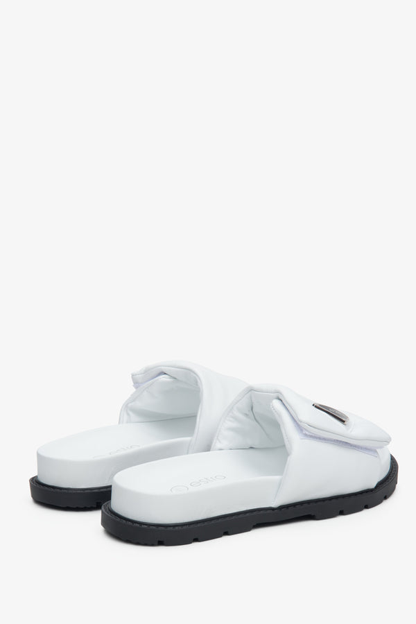 Purely elegant women's white slides Estro made of an Italian leather by Estro.