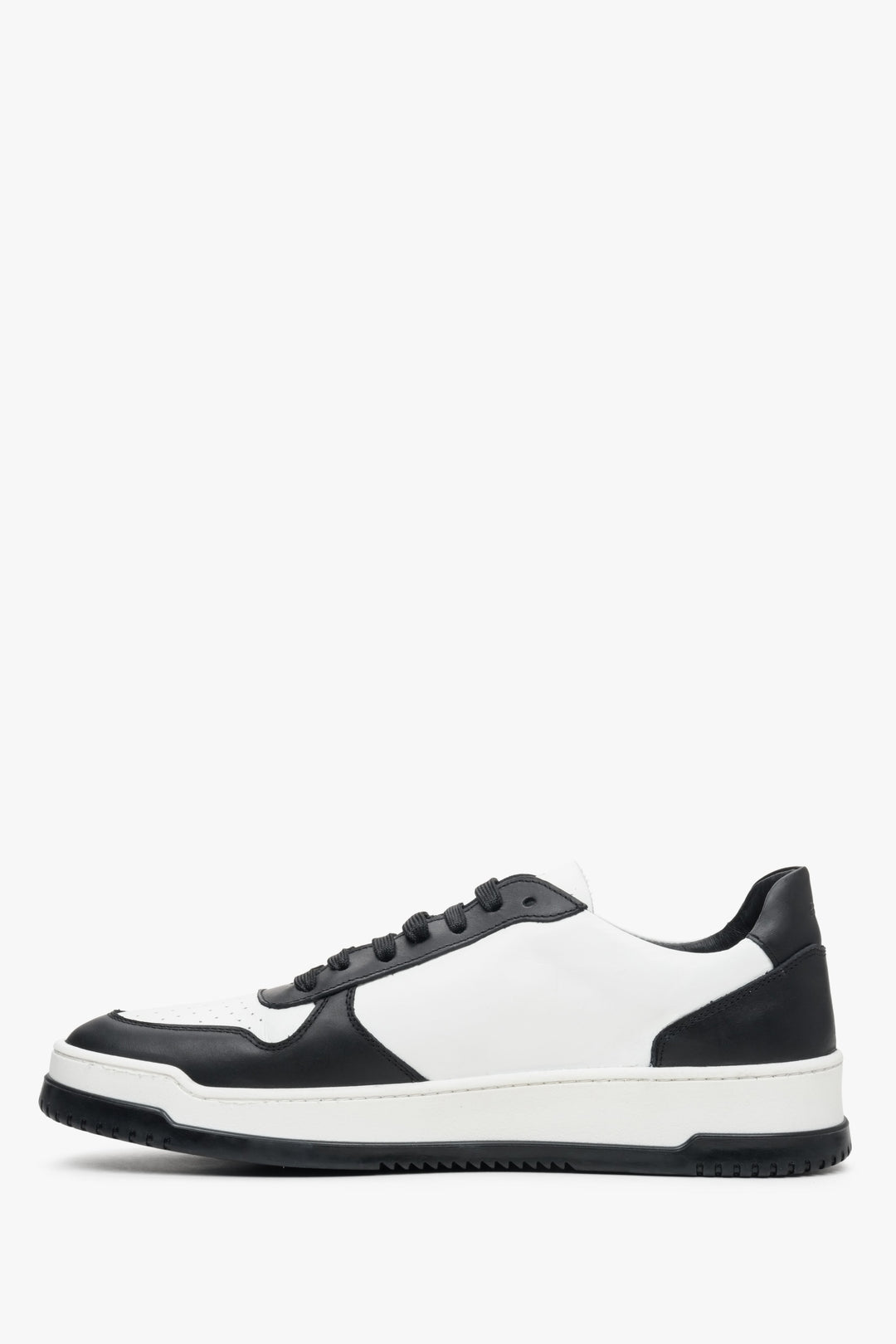 Men's black and white natural leather Estro sneakers - spring shoe profile.
