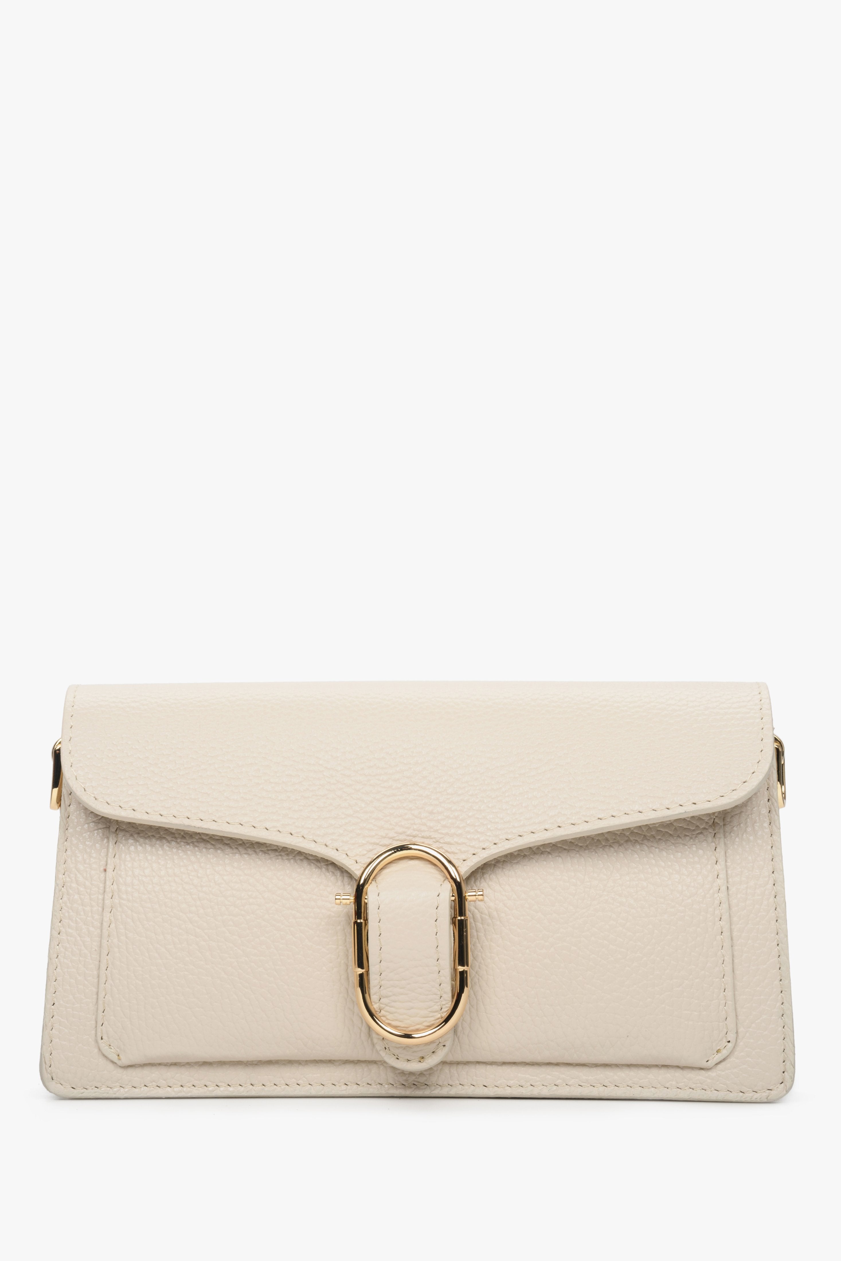 Light beige Estro women's shoulder bag with gold elements.