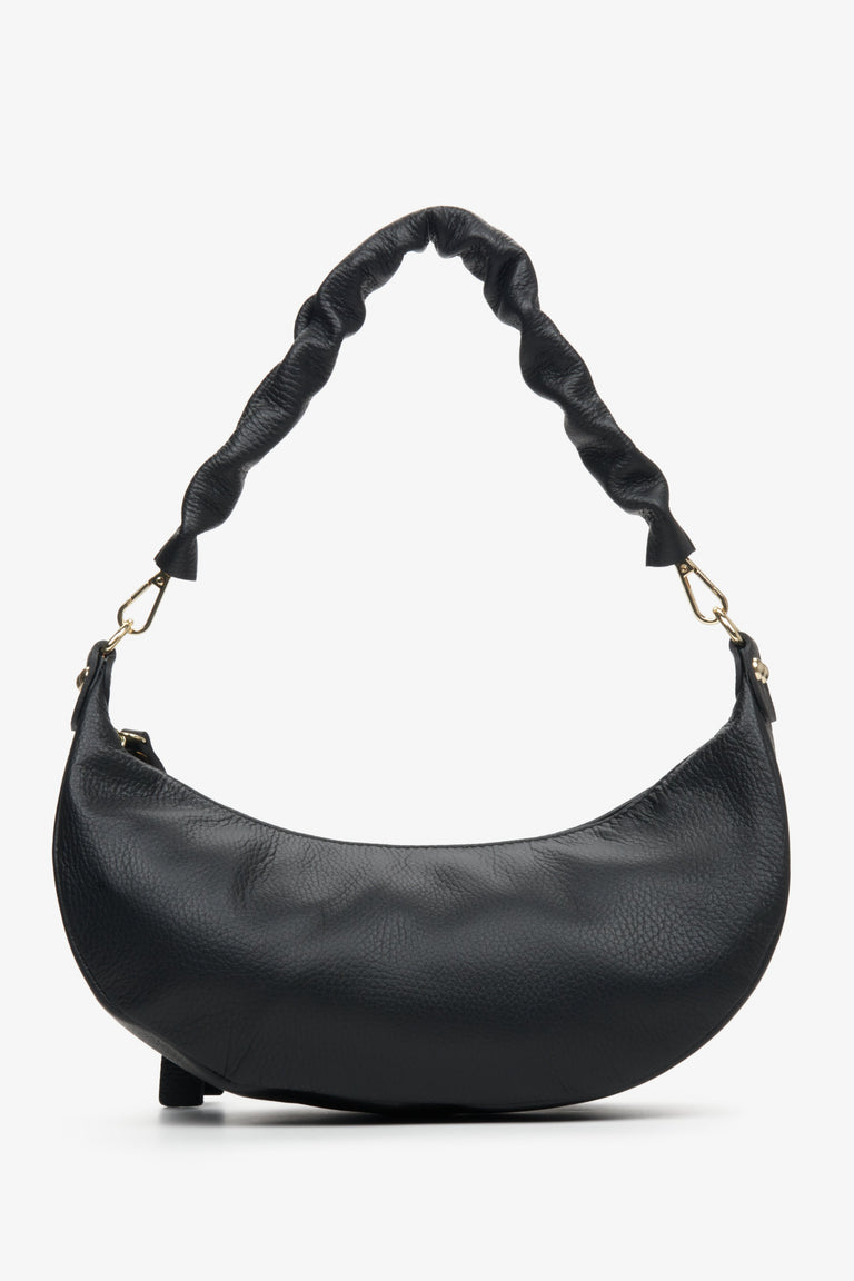 Elegant half-moon women's bag by Estro with braided hand in black colour.