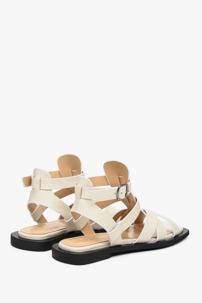 Women's sandals in white made of natural leather Estro - presentation of footwear from above.