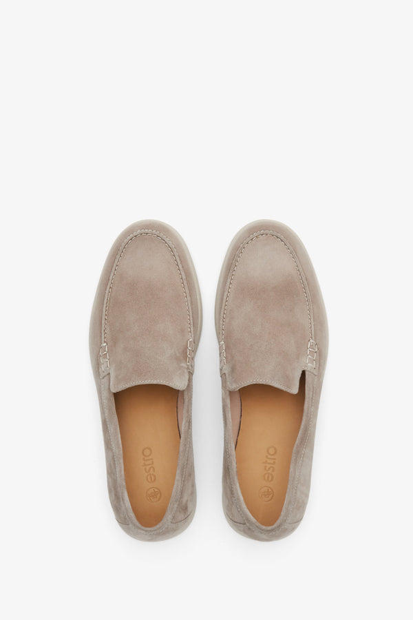 Beige men's moccasins for spring from Estro natural velvet - presentation of footwear from above.